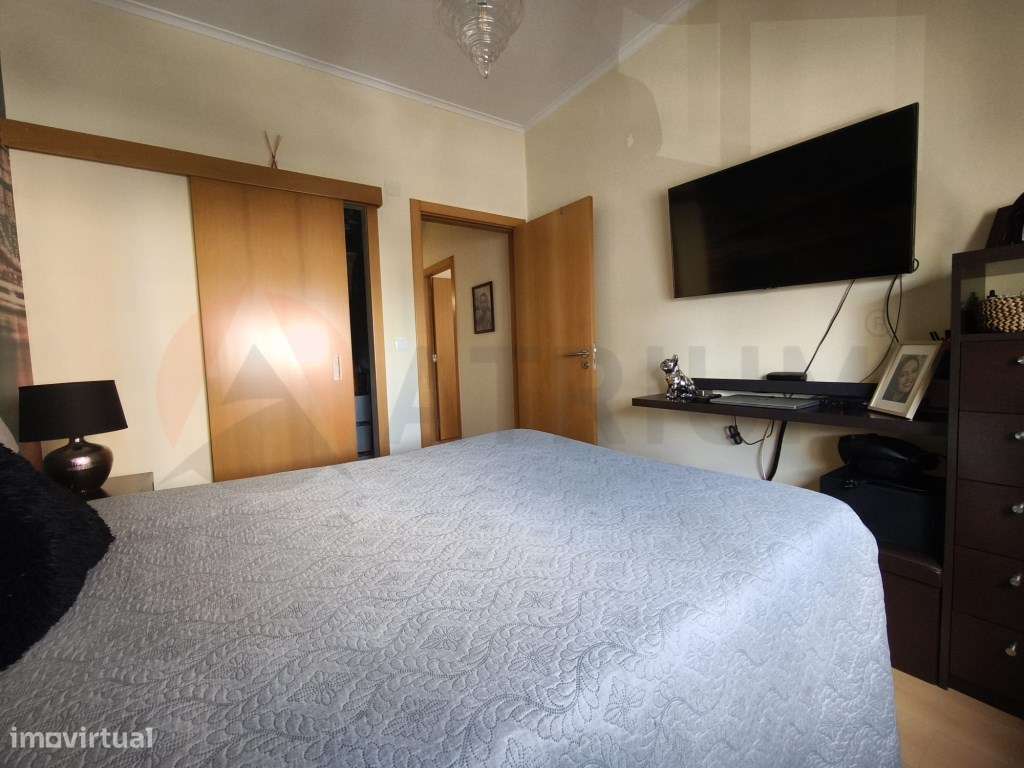Apartamento T2 parcialmente remodelado em Setúbal (Monte Belo Sul)-10