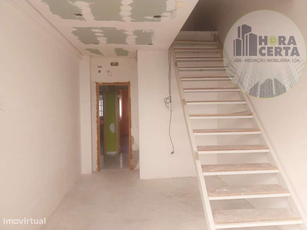 Apartamento T3+1 na Arrentela!-11