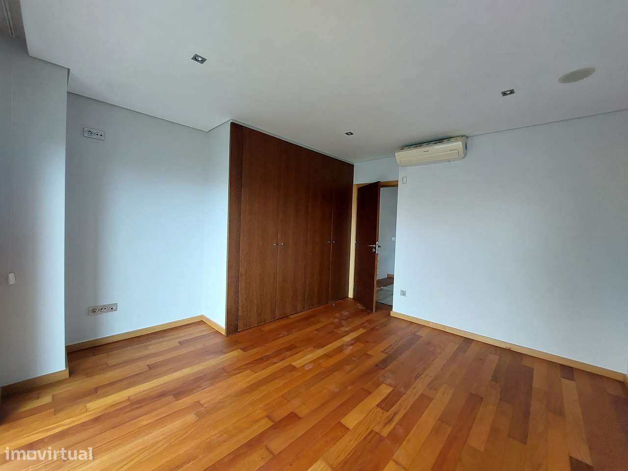 Moradia de 4 frentes para arrendamento, praia da Granja - Grande imagem: 4/10