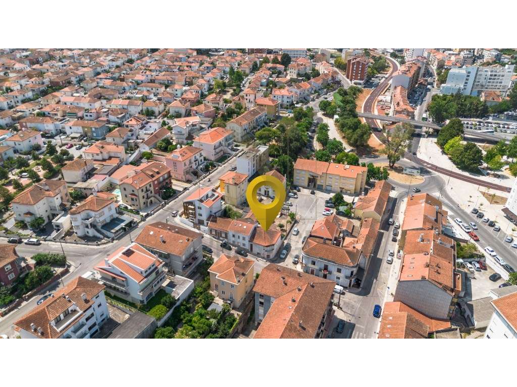 Moradia T8 no Bairro Norton de Matos-48