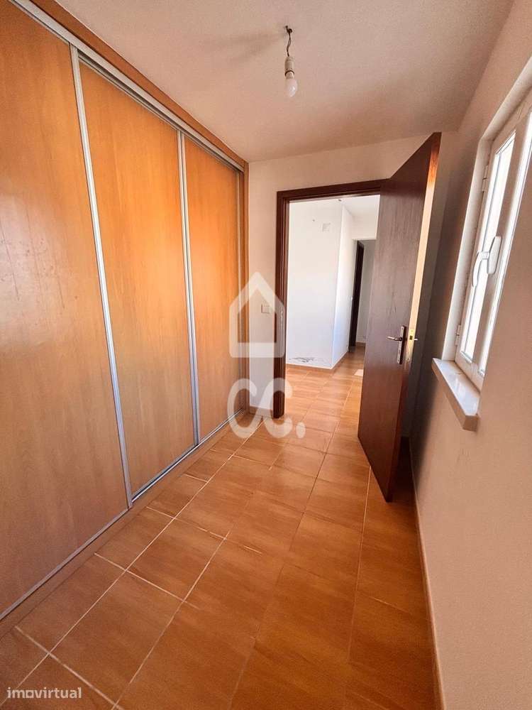 OPORTUNIDADE DE INVESTIMENTO---Moradia T2, Kitchenette, 2 WC de serviç-5
