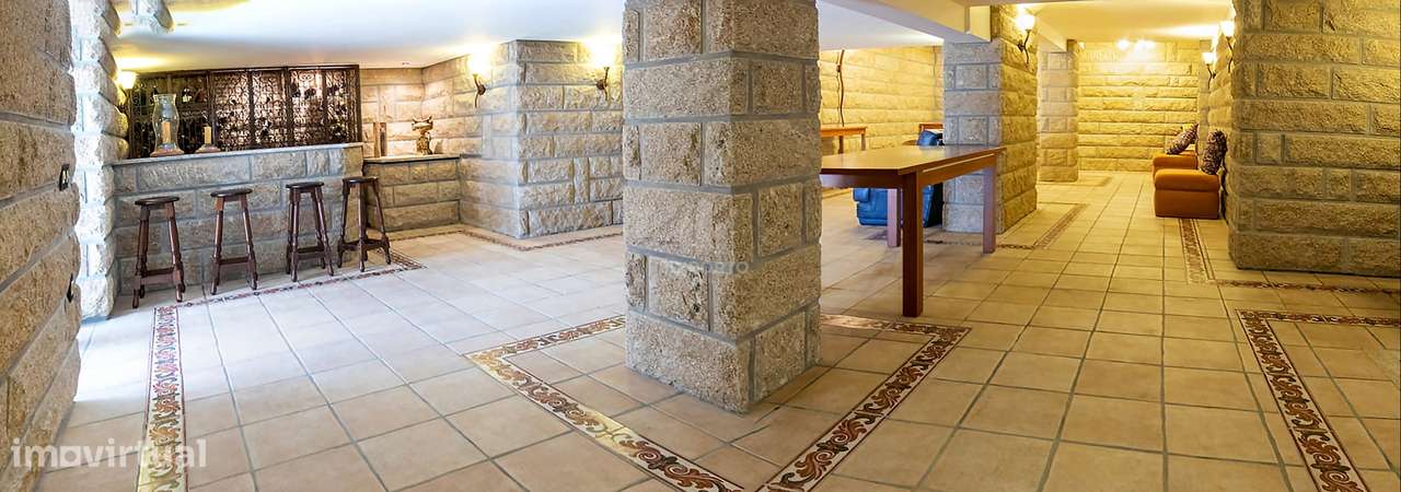 Moradia T6 Exclusiva com terreno de cerca 4.000 m² e Piscina Privada e-49