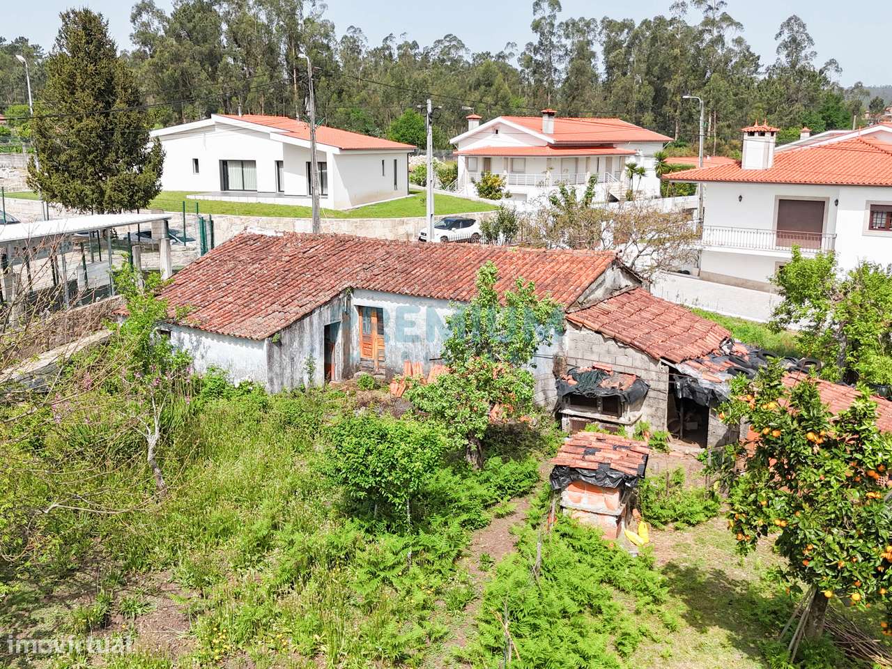 Moradia T5 para Recuperação em Barcelos-9