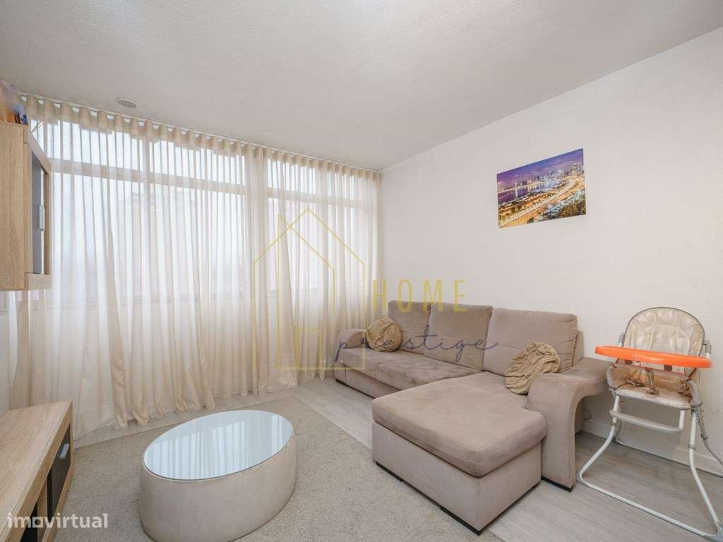 T2 em Setúbal - Sala Open Space e Prédio com Elevador - Grande imagem: 4/18