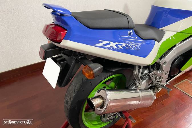 Kawasaki ZXR 750 - 27