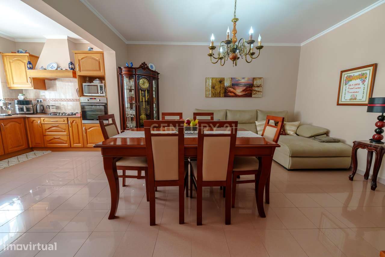 Moradia T4 com 2.971 m² de Terreno e Vista Panorâmica-16