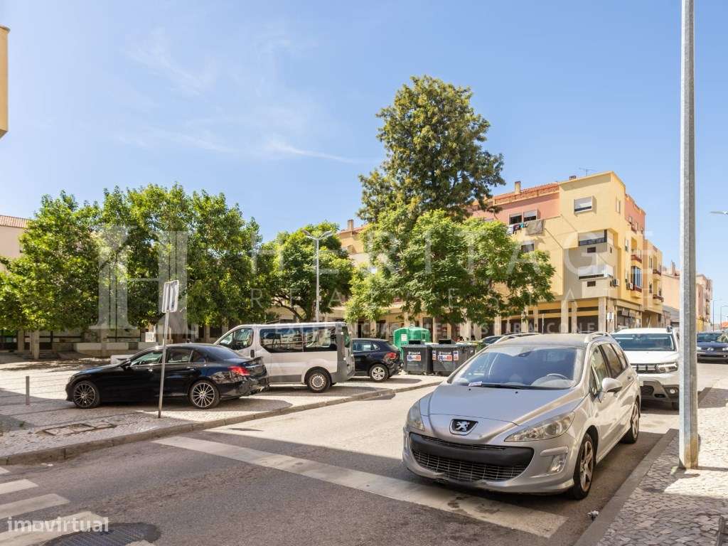 Apartamento T3 Remodelado com Suíte Baixa da Banheira-34