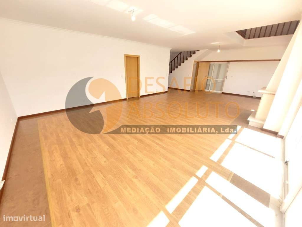 Moradia Geminada T4, C/Garagem - Cotovia, Sesimbra - Grande imagem: 3/53