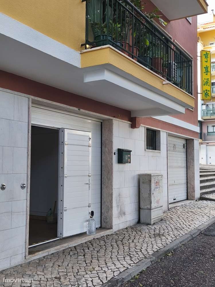 Garagem - Massamá Norte, entrada direta pela Rua (D. Inês de Castro) - Grande imagem: 5/8