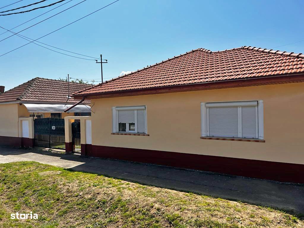 Casa renovată, complet mobilat - Petreu