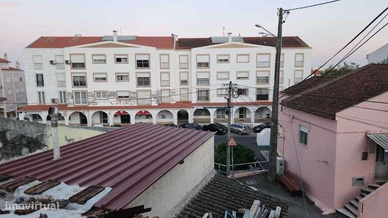 Sobralinho / Alverca - T2/3 Alugo - Grande imagem: 4/9