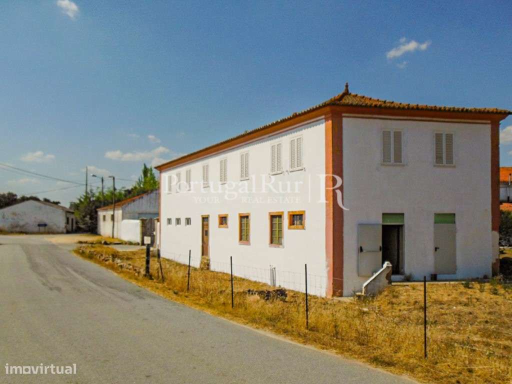 Quinta para investimento com 3 ha e várias construções - Grande imagem: 1/60