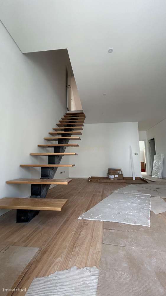 Excelente Oportunidade – T2+2 Duplex em Águas Santas-27