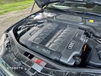 Audi A8 6.0 L Quattro - 1