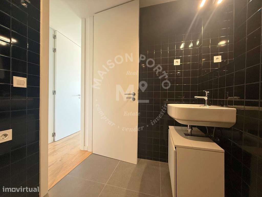 Apartamento T1 com Varanda, Vista Mar e Lugar de Estacionamento em ...-21