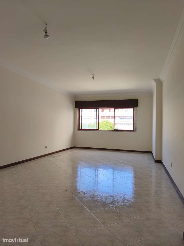 T2 Sintra, Urbanização da Cavaleira, Boas Áreas, Parqueamento.-8