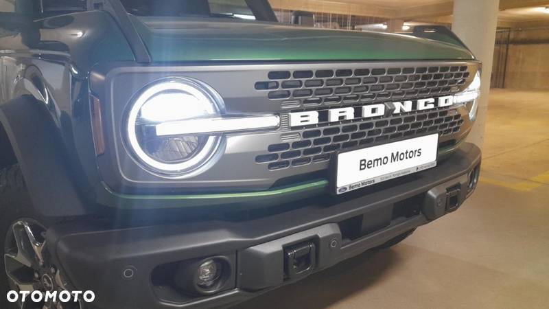 Ford Bronco - 11