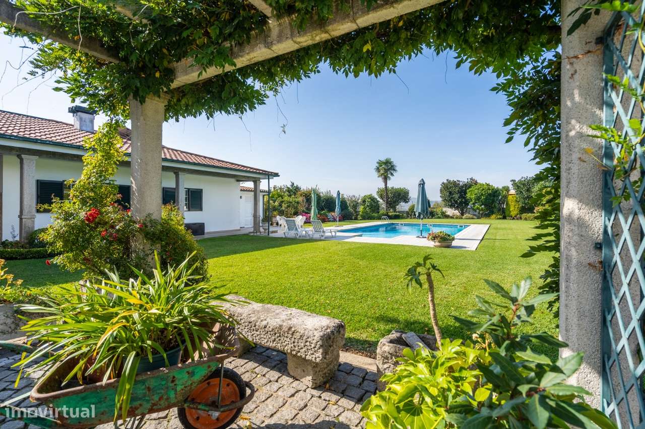 Moradia T3 com Piscina e Jardim em Galegos, Barcelos-11