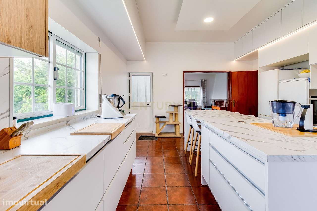 Prédio com 2 apartamentos+garagem+terreno-46