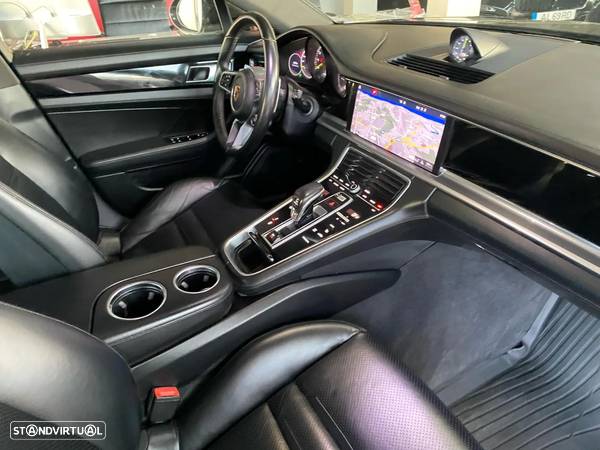 Porsche Panamera 4 E-Hybrid 10 Years Edition - 10