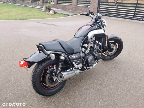 Yamaha V-MAX - 3