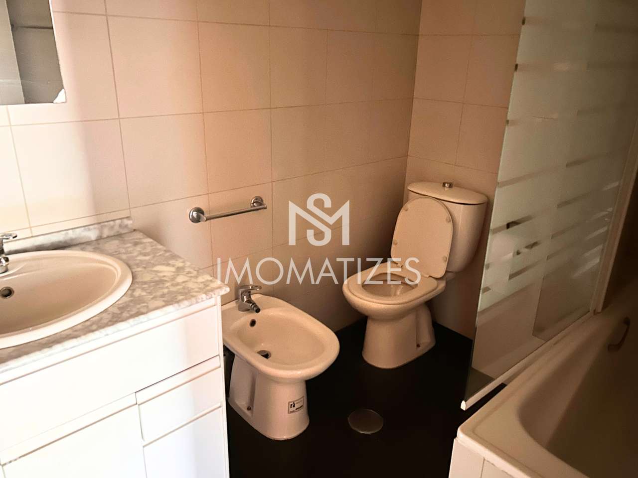 Apartamento T2 com Garagem – Nogueira da Maia-10