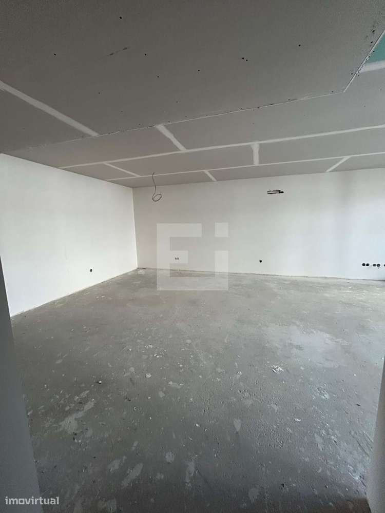 Apartamento T3 em condomínio c/ ginásio ao Gaia Shopping e próximo da - Grande imagem: 3/38
