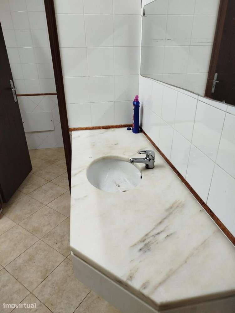 Armazém com 700 m2 para arrendar em Pero Pinheiro - Sintra - Grande imagem: 4/19