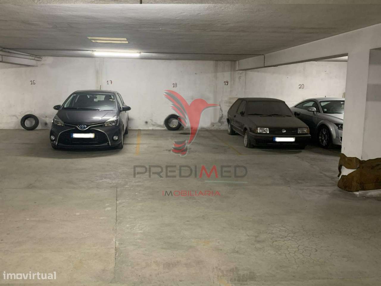 Três Lugar de Garagem - Grande imagem: 2/3