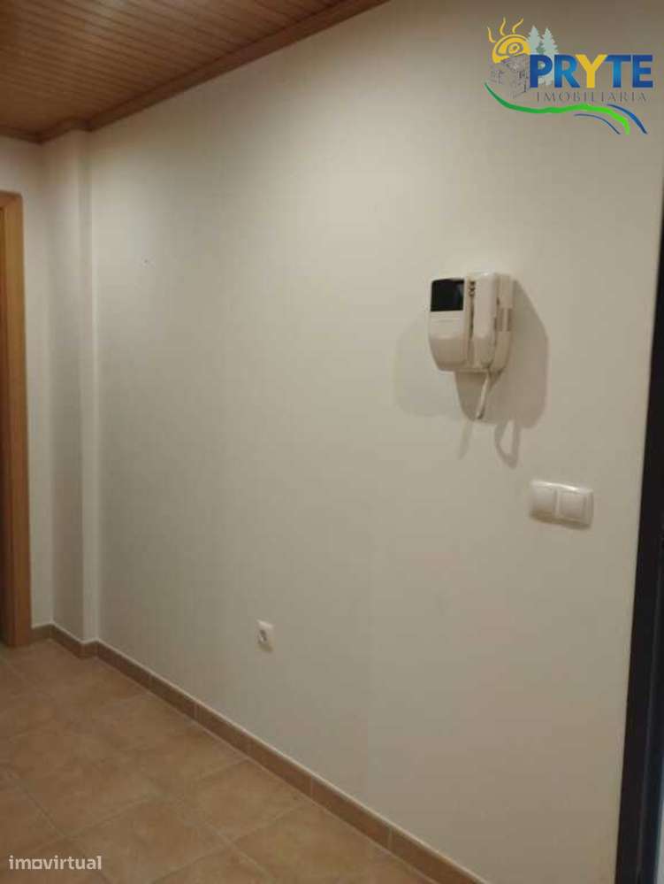 Apartamento T2 situado na Vila da Sertã-17