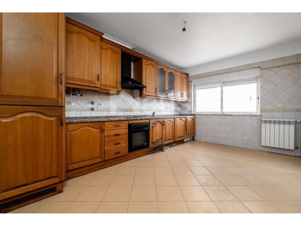 T3 com parqueamento e arrecadação-3