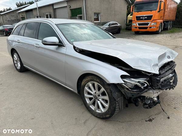 Mercedes-Benz Klasa E 220 d 9G-TRONIC Avantgarde - 10