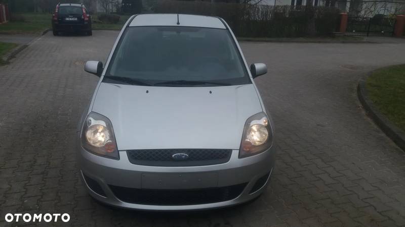 Ford Fiesta 1.3 Ambiente - 13