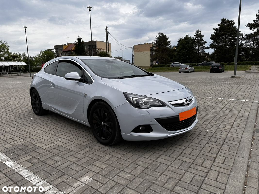 Opel Astra GTC 1.4 Turbo - 2