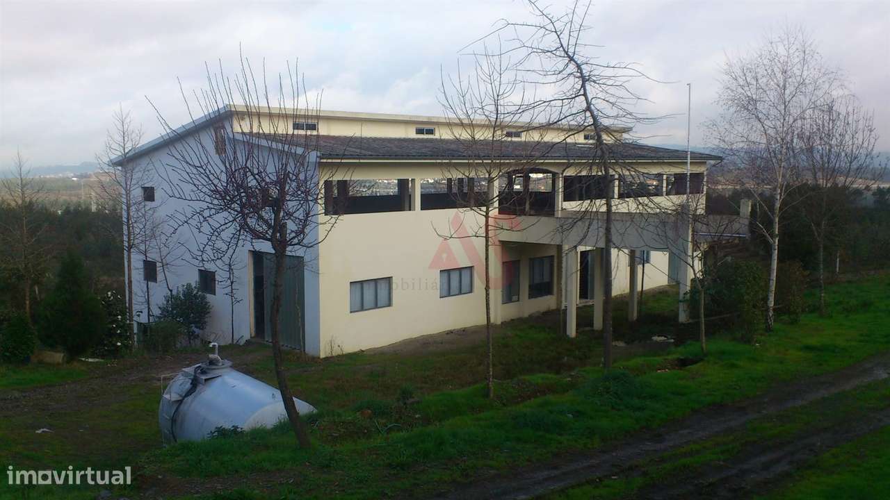 Armazém com 1547 m2 em Recarei, Paredes - Grande imagem: 4/9