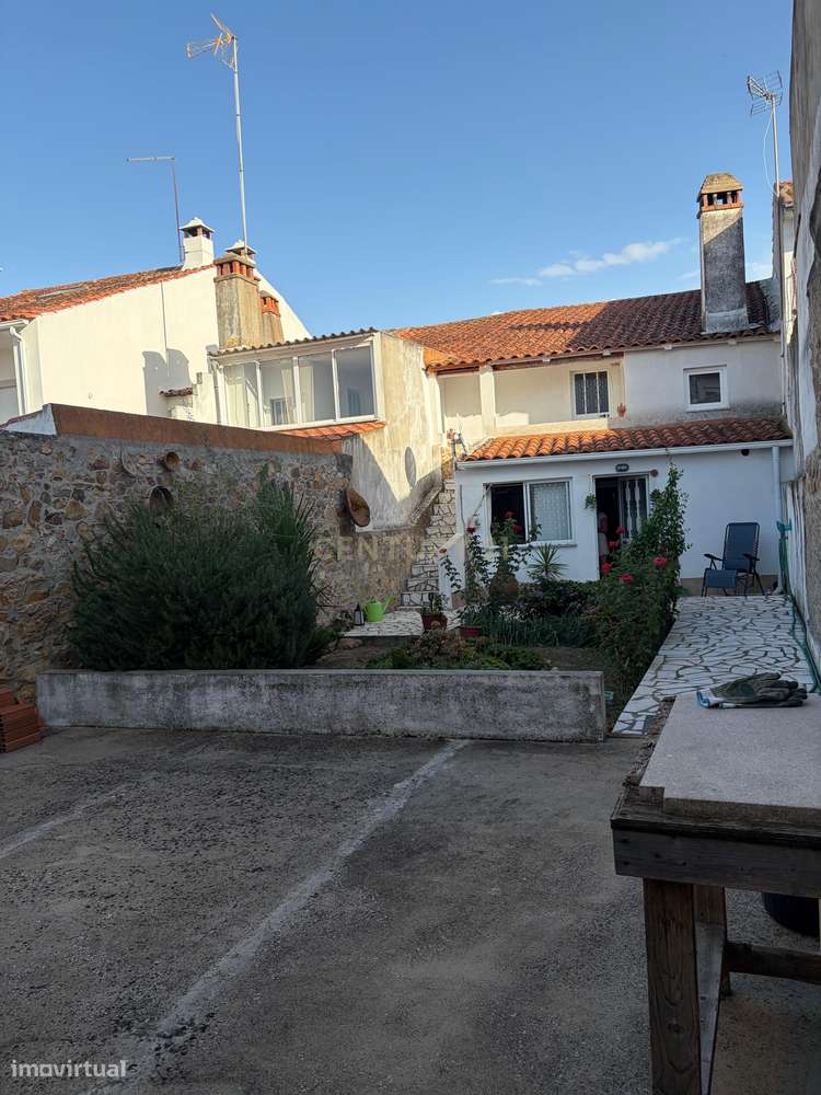 Moradia T6 com quintal e palheiro em Monforte da Beira — Espaço, charm-5