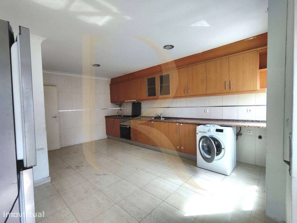 Apartamento T2 com varanda nas Paivas - Seixal-3