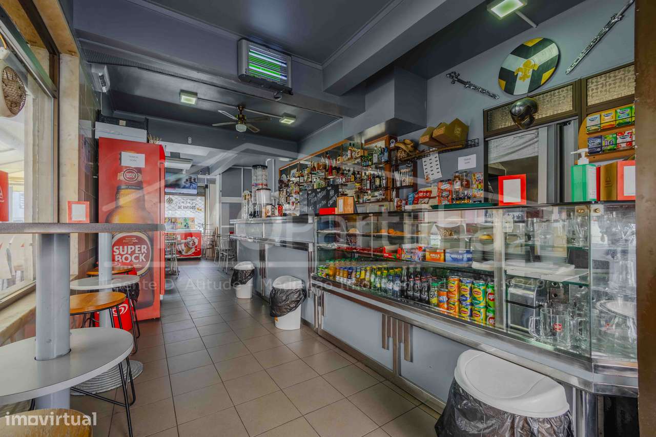Espaço comercial para venda no Cacém-10