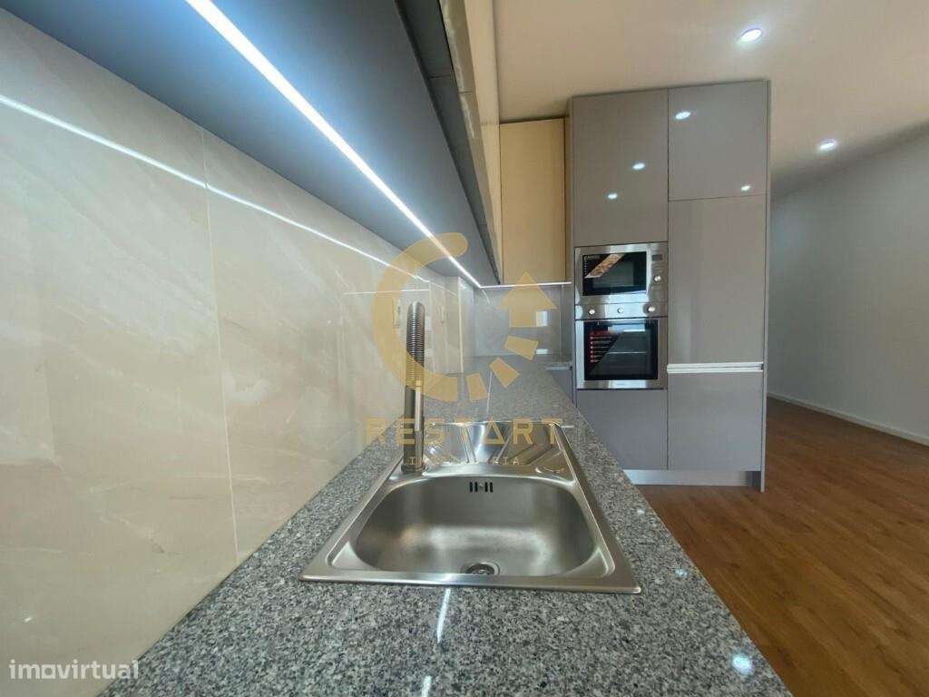 T3 em Águas Santas com 3 frentes, totalmente renovado com muita lumino-6