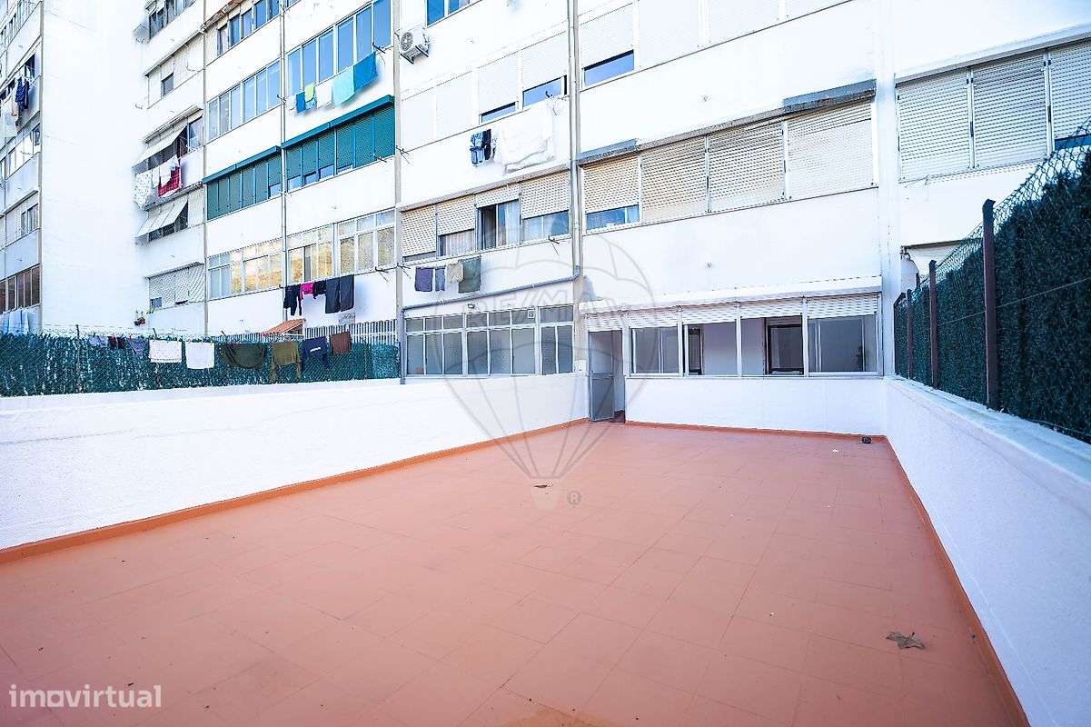 Apartamento T4 c/ Terraço-21