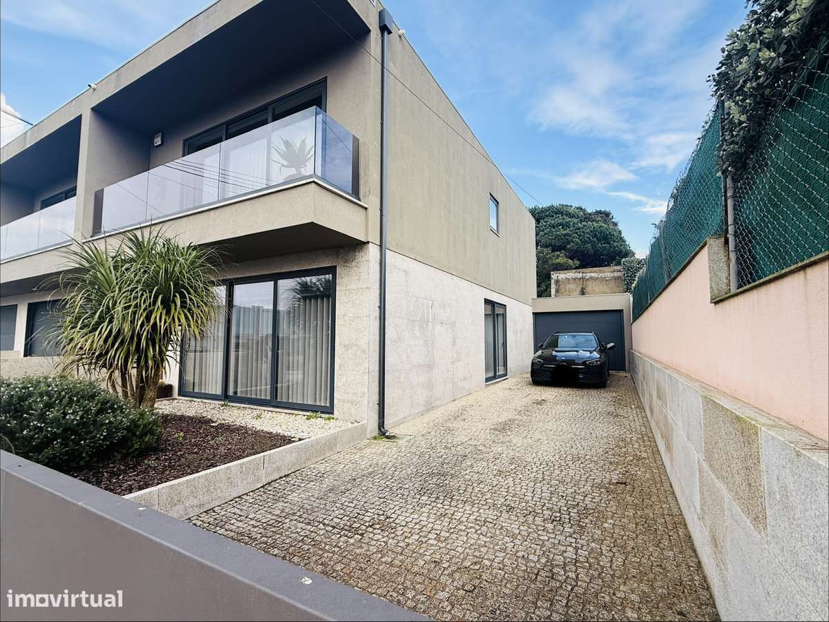 Moradia 3 frentes 200m praia-11