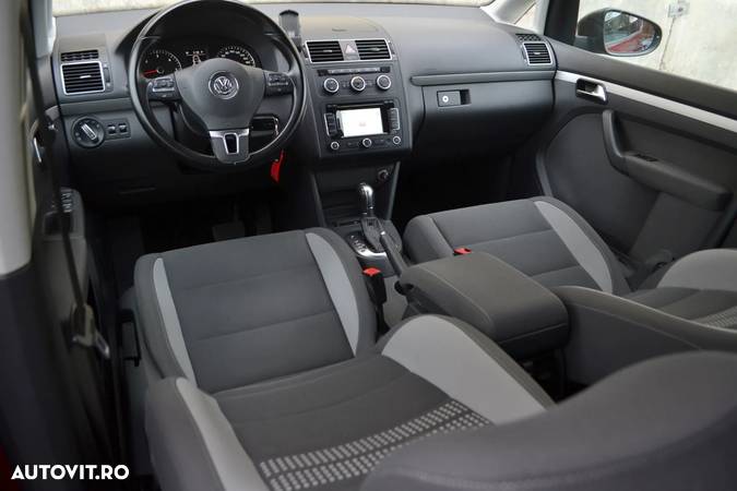 Volkswagen Touran 1.6 TDI SCR BlueMotion Technology DSG Comfortline - 10