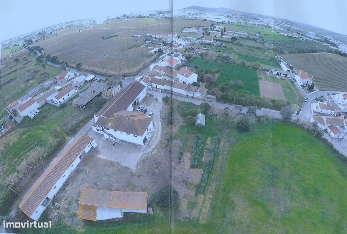 Lote de terreno com 53.162,5m2, localizado a 3Km do Nó do Carregado-1