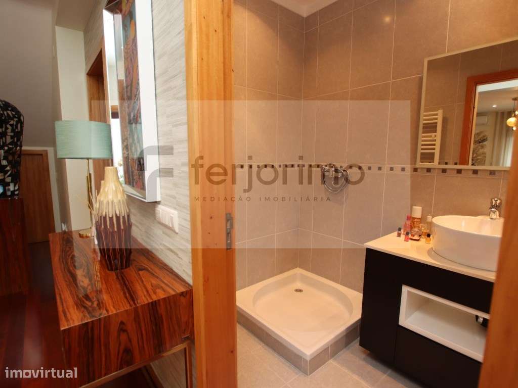 'NOVIDADE'
Excelente Moradia Geminada-16