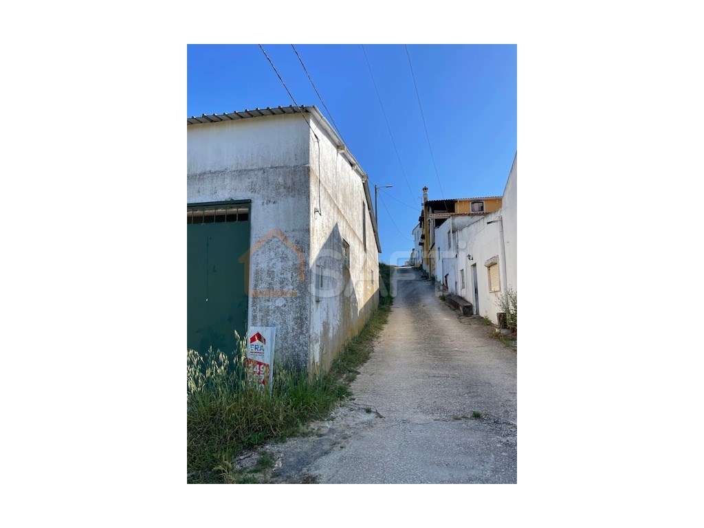 Terreno urbano com barracão em Tomar - Grande imagem: 2/12