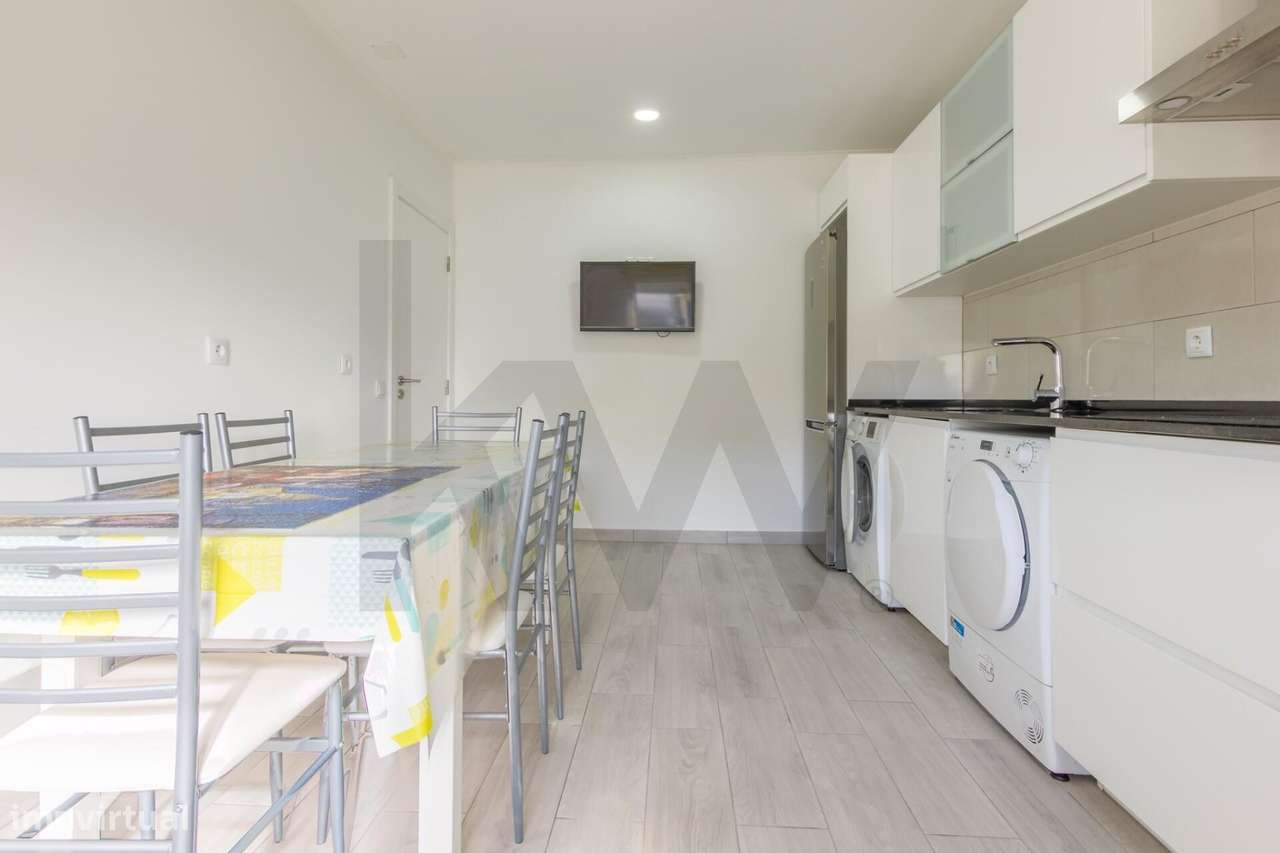 ✨ MORADIA T2 TOTALMENTE REMODELADA | TERRENO 1.213 m2 | SANTO ANTÓNIO - Grande imagem: 5/27