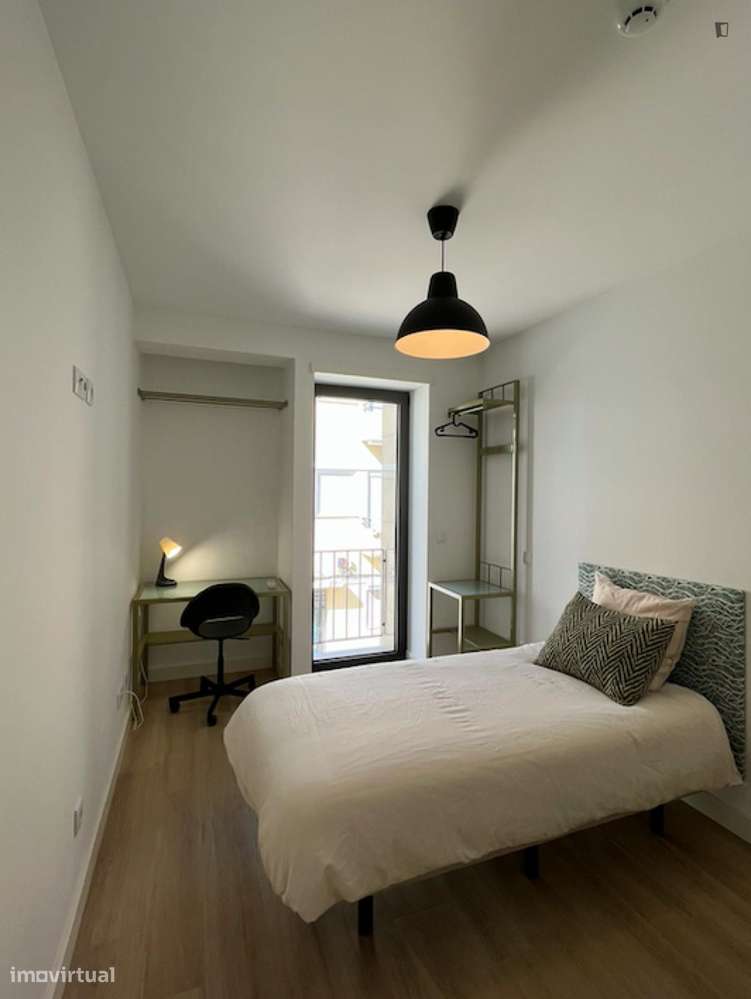 Quarto - localizado em Benfica Lisbon - Grande imagem: 5/8