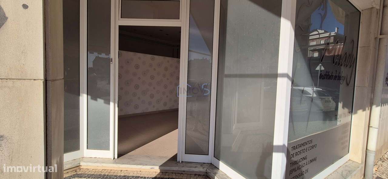Loja/Escritório na Rua Rui Luís Gomes n.º 72-84 - Entroncamento - Grande imagem: 2/20
