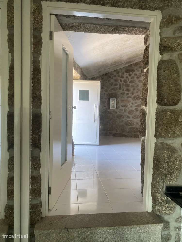 Moradia em Pedra com Vista Panorâmica para a Serra – Ponte da Barca-15