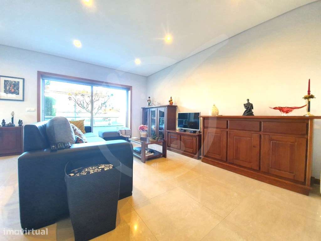 Moradia T3 de Arquitetura Moderna em Touguinha - Vila do Conde - Grande imagem: 4/24